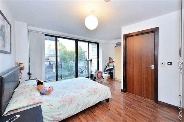  Image of 2 Bedroom Flat Share  To Rent at canary wharf